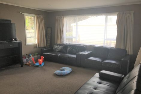 Photo of property in 8 Dover Road, St Andrews, Hamilton, 3200