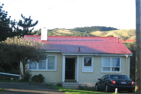 Photo of property in 135 Castor Crescent, Cannons Creek, Porirua, 5024