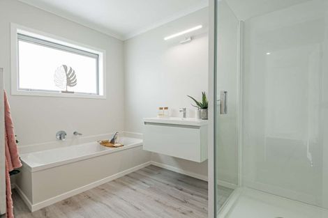 Photo of property in 13 Ingham Street, Halcombe, 4779