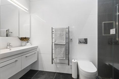 Photo of property in 26 Hawker Street, Mount Victoria, Wellington, 6011