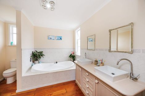 Photo of property in 42 Hastings Street, Halcombe, Feilding, 4779