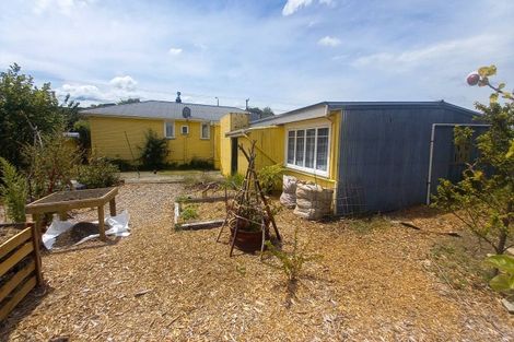 Photo of property in 17 Half Mile Road, Tuatapere, 9620