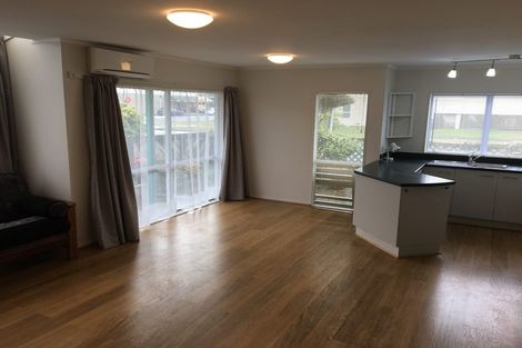 Photo of property in 1 Macalister Place, Miramar, Wellington, 6022