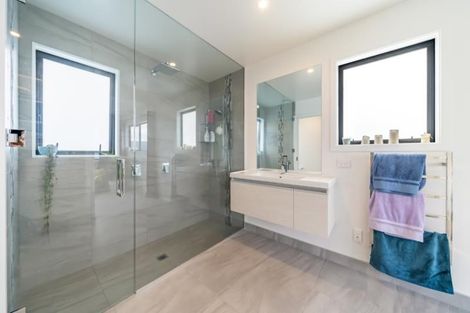 Photo of property in 47 Normandale Road, Normandale, Lower Hutt, 5010