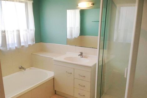 Photo of property in 3 Grande Vue Road, Papatoetoe, Auckland, 2025