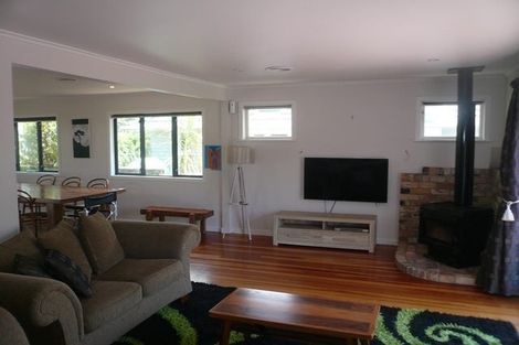 Photo of property in 125 Atkinson Road, Titirangi, Auckland, 0604