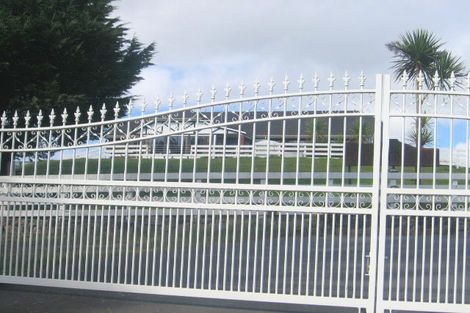 Photo of property in 270 Normandale Road, Normandale, Lower Hutt, 5010