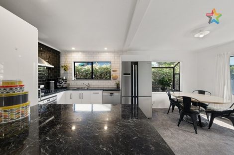 Photo of property in 36a Cambridge Terrace, Waiwhetu, Lower Hutt, 5010