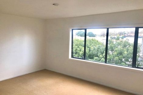 Photo of property in Krisley Court, 12/6 Ambrico Place, New Lynn, Auckland, 0600