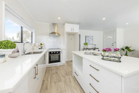 Photo of property in 8 Justamere Place, Weymouth, Auckland, 2103