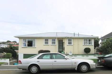 Photo of property in 11 Baylands Drive, Newlands, Wellington, 6037