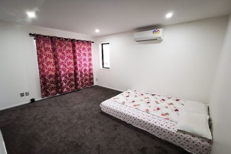 Photo of property in 5 Pinehurst Place, Wattle Downs, Auckland, 2103