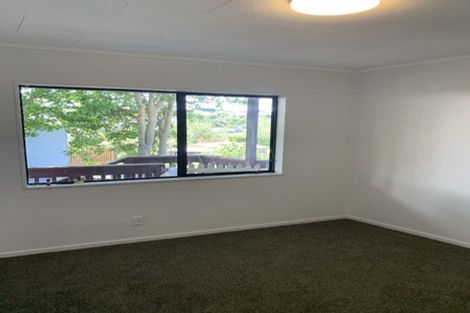 Photo of property in 75 Trias Road, Totara Vale, Auckland, 0629