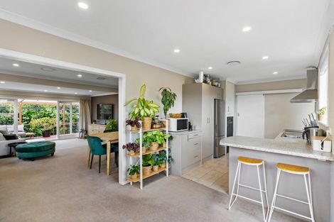 Photo of property in 4b Lancaster Road, Beach Haven, Auckland, 0626