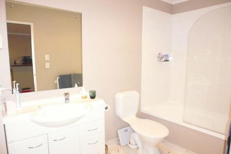 Photo of property in Terrace Heights Apartments, 11d/163 The Terrace, Wellington Central, Wellington, 6011