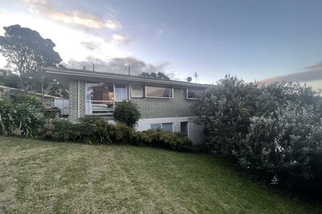 Photo of property in 28 Gretel Place, Hillcrest, Auckland, 0627