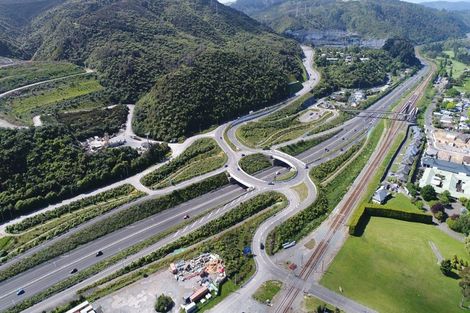 Photo of property in 1 Benmore Crescent, Pyes Pa, Tauranga, 3112