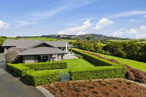 Photo of property in 167 Cape Rodney Road, Leigh, 0985