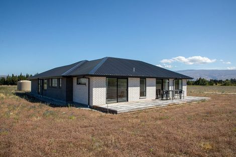 Photo of property in 21 Thyme Fields Road, Springvale, 9393