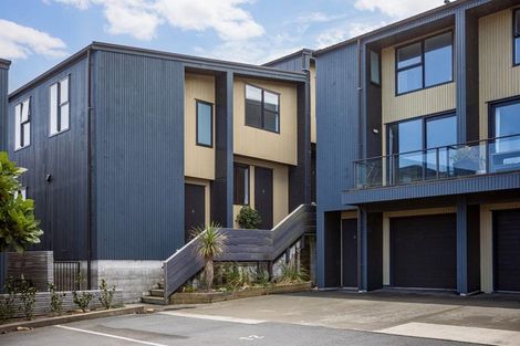 Photo of property in 12/20 Trent Street, Island Bay, Wellington, 6023