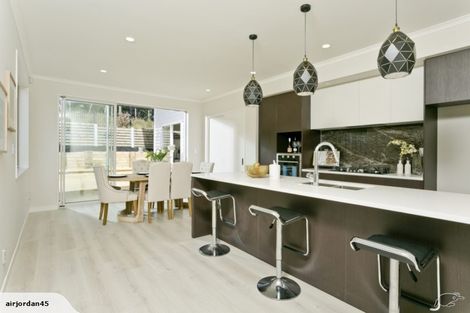 Photo of property in 12 Barrique Road, Kumeu, 0810