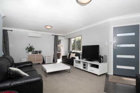 Photo of property in 67 Reynella Drive, Massey, Auckland, 0614