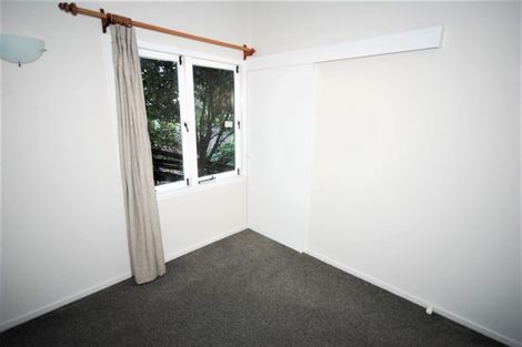 Photo of property in 2/64 Exmouth Road, Northcote, Auckland, 0627