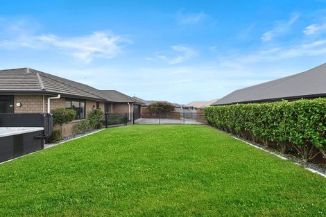 Photo of property in 8 Allgood Place, Rototuna North, Hamilton, 3210