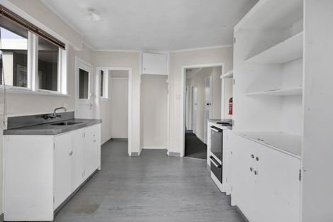 Photo of property in 19 Oranga Street, Marfell, New Plymouth, 4310