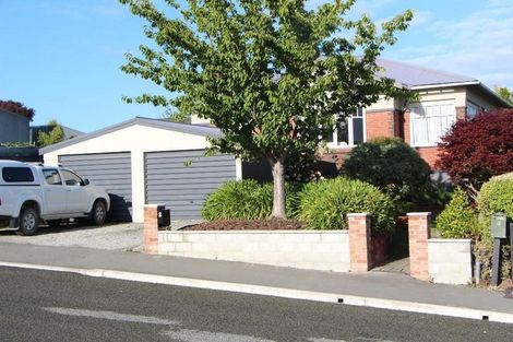 Photo of property in 2 Avenue Road, West End, Timaru, 7910