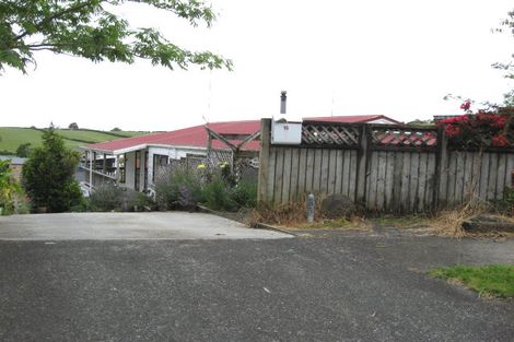 Photo of property in 15 Hawke Place, Pukekohe, 2120