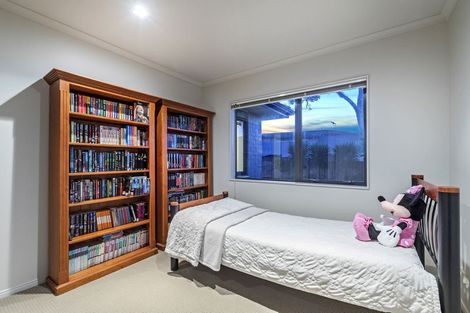 Photo of property in 94 Oakway Drive, Schnapper Rock, Auckland, 0632