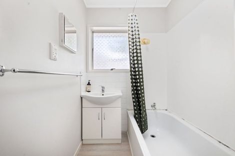 Photo of property in 2/1 Ribblesdale Road, Henderson, Auckland, 0612