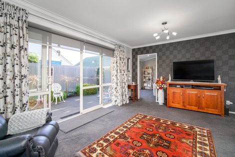 Photo of property in 2/17 Molesworth Place, Somerfield, Christchurch, 8024