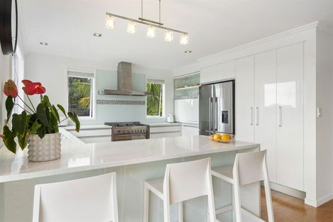 Photo of property in 68 Exmouth Road, Northcote, Auckland, 0627