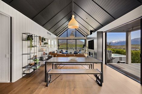 Photo of property in 17 Falconer Rise, Jacks Point, Queenstown, 9371