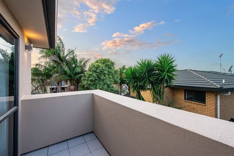 Photo of property in 86 San Valentino Drive, Henderson, Auckland, 0612