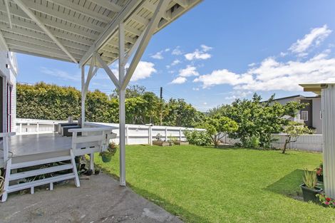 Photo of property in 27 Gilfillan Street, Blockhouse Bay, Auckland, 0600