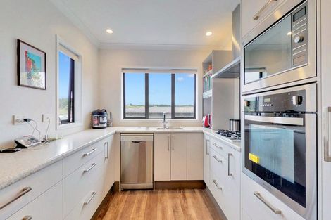 Photo of property in 129 Kennedy Road, Pyes Pa, Tauranga, 3112