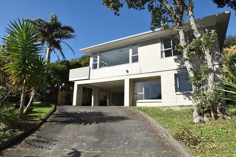 Photo of property in 24 Domain Crescent, Muriwai, Waimauku, 0881