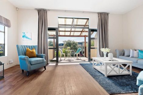 Photo of property in 4/62 Fernhill Way, Oteha, Auckland, 0632