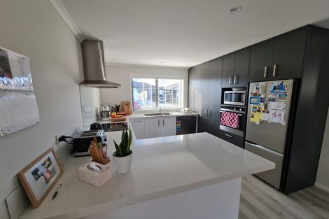 Photo of property in 23 Furlong Road, Papamoa, 3118