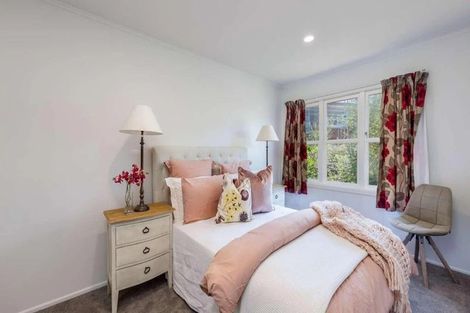 Photo of property in 2/18 Fowler Street, Northcote, Auckland, 0627