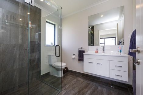 Photo of property in 32 Silicon Way, Fitzherbert, Palmerston North, 4410