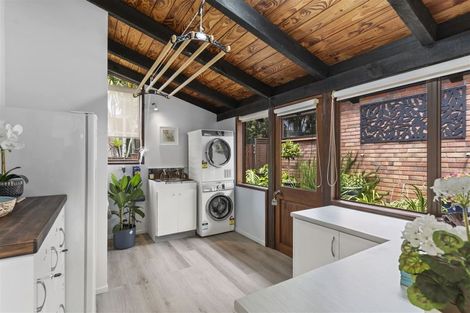 Photo of property in 60 Pacific Parade, Army Bay, Whangaparaoa, 0930