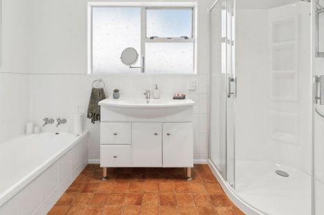 Photo of property in 27 Turriff Crescent, Tawa, Wellington, 5028