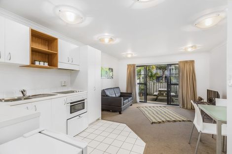 Photo of property in 24/8 Carolina Place, Albany, Auckland, 0632