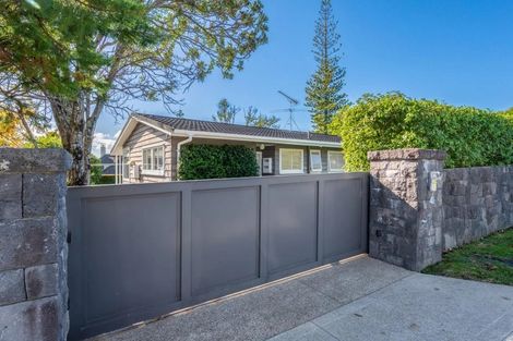 Photo of property in 41 Seymour Road, Mellons Bay, Auckland, 2014