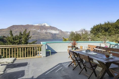 Photo of property in 18 Dart Place, Fernhill, Queenstown, 9300