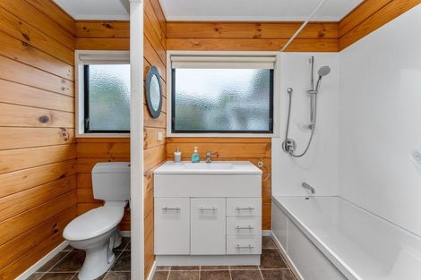 Photo of property in 16 Cedar Drive, Paraparaumu Beach, Paraparaumu, 5032